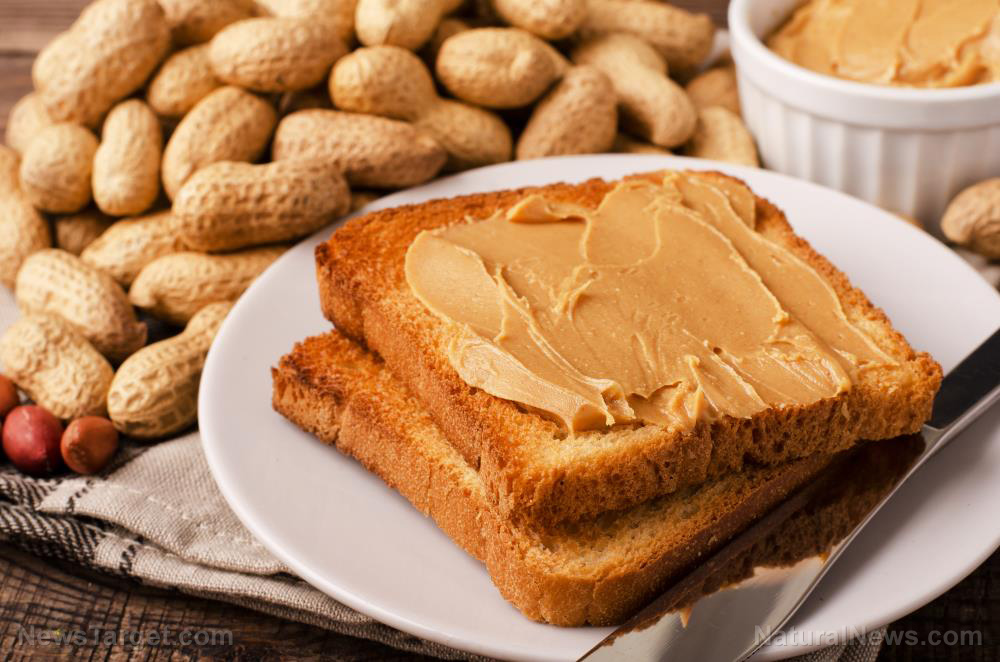 4 Benefits of eating natural peanut butter before bed time