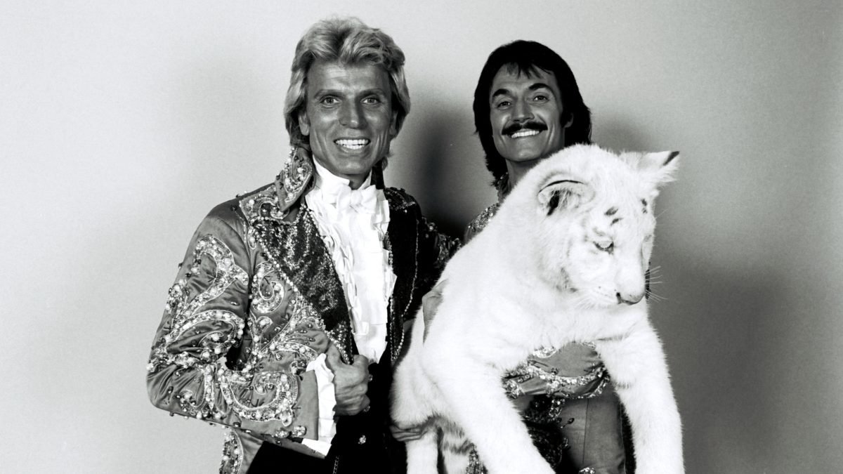 Siegfried and Roy: What Happened the Night of the Tiger Attack?
