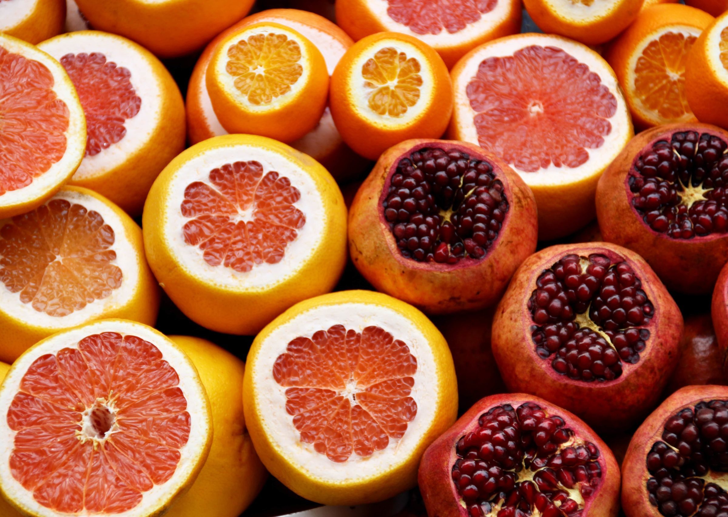29+ Foods High in Vitamin C & Deficiency Symptoms