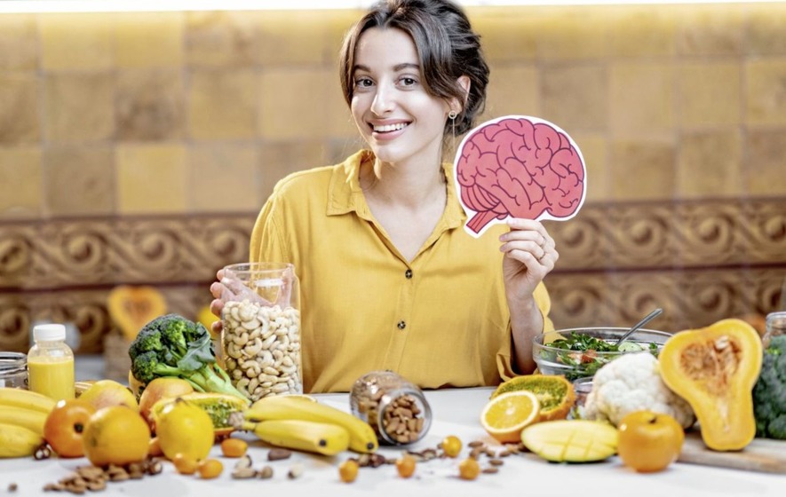 4 easy ways to improve your brain health according to a neurologist